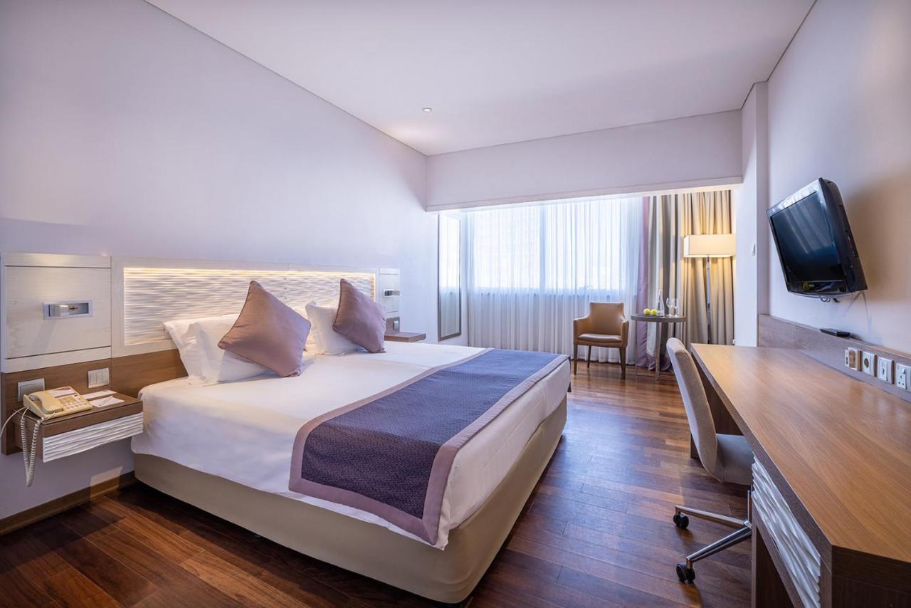 Crowne Plaza Limassol By Ihg Hotell Eksteriør bilde